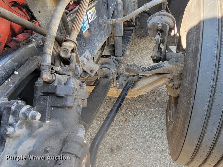 image for item LL9665 2017 Peterbilt 579  semi truck