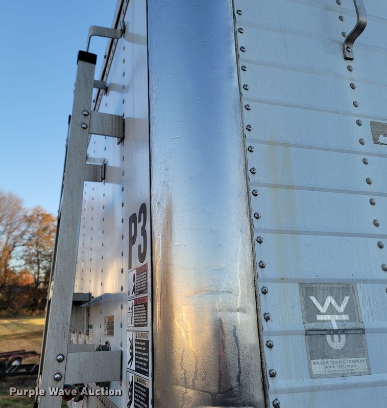 image for item LN9721 2003 Wilson DWH-500  grain trailer