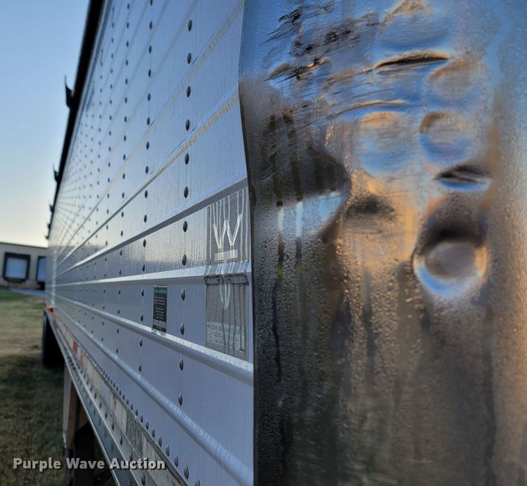 image for item LN9721 2003 Wilson DWH-500  grain trailer