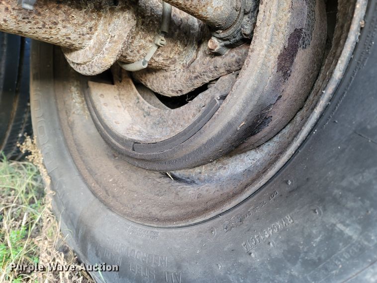 image for item LN9721 2003 Wilson DWH-500  grain trailer