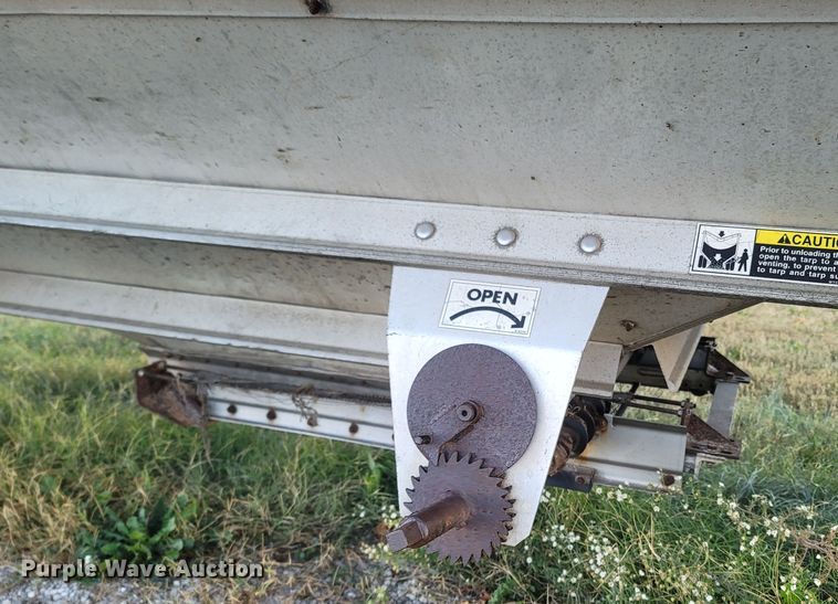 image for item LN9721 2003 Wilson DWH-500  grain trailer