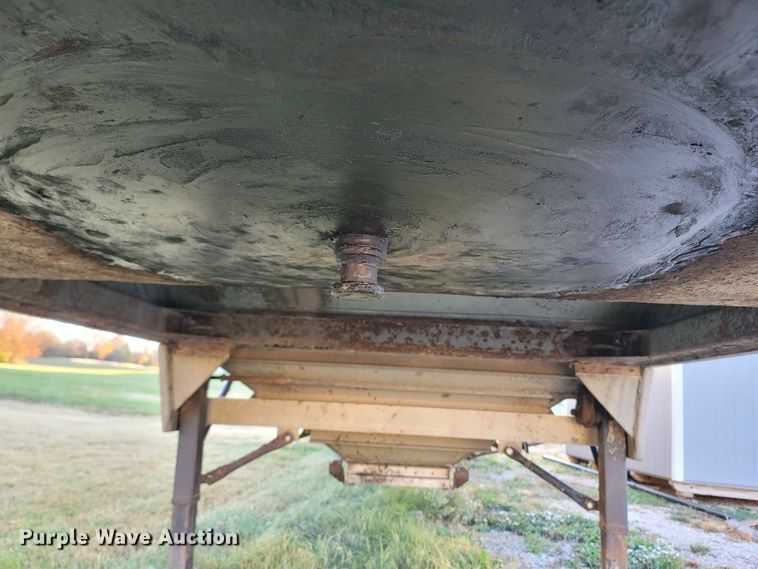 image for item LN9721 2003 Wilson DWH-500  grain trailer