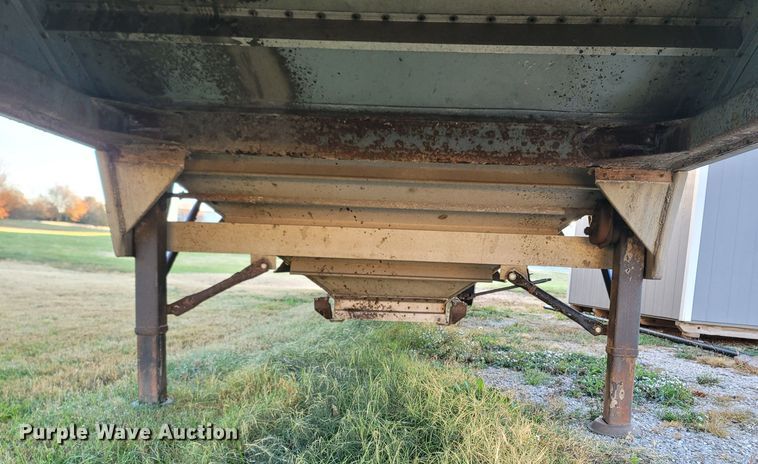 image for item LN9721 2003 Wilson DWH-500  grain trailer