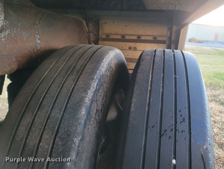 image for item LN9721 2003 Wilson DWH-500  grain trailer