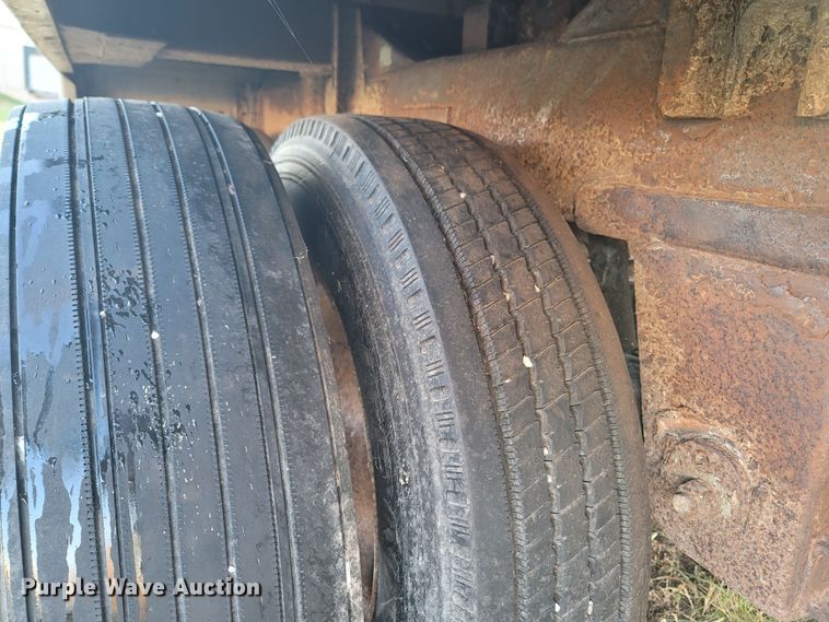 image for item LN9721 2003 Wilson DWH-500  grain trailer