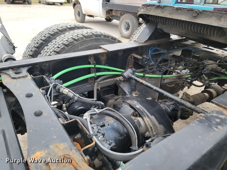 image for item LN9736 2015 Freightliner Cascadia  semi truck