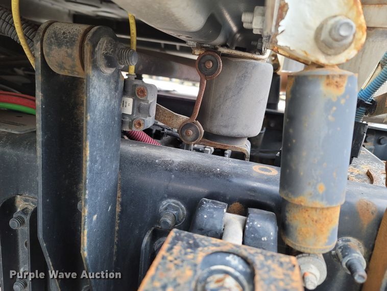 image for item LN9736 2015 Freightliner Cascadia  semi truck