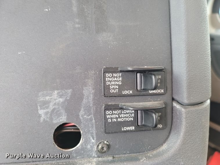 image for item LN9736 2015 Freightliner Cascadia  semi truck