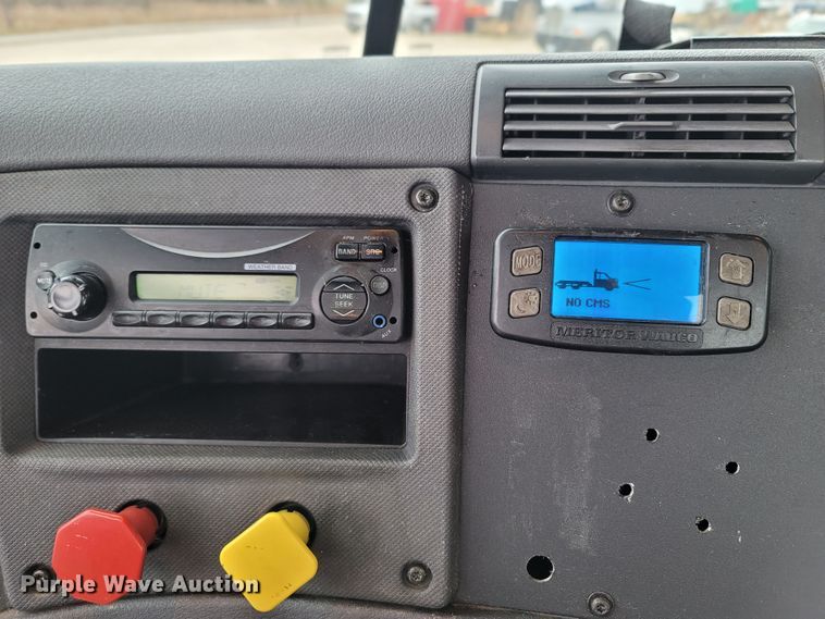 image for item LN9736 2015 Freightliner Cascadia  semi truck