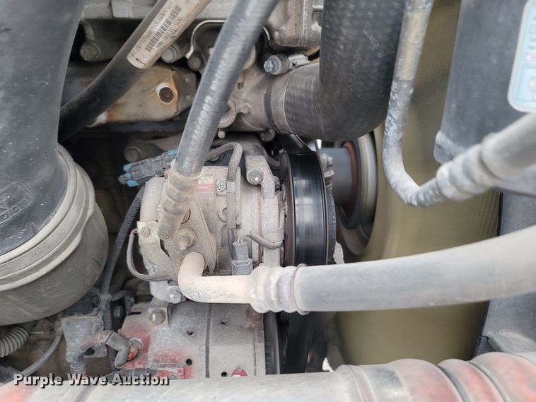 image for item LN9736 2015 Freightliner Cascadia  semi truck