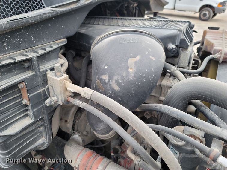 image for item LN9736 2015 Freightliner Cascadia  semi truck