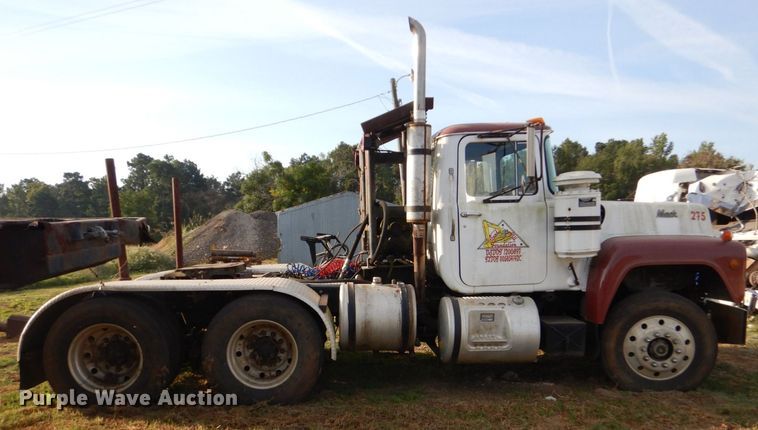 image for item LS9894 1988 Mack Econodyne  semi truck