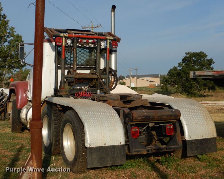 image for item LS9894 1988 Mack Econodyne  semi truck
