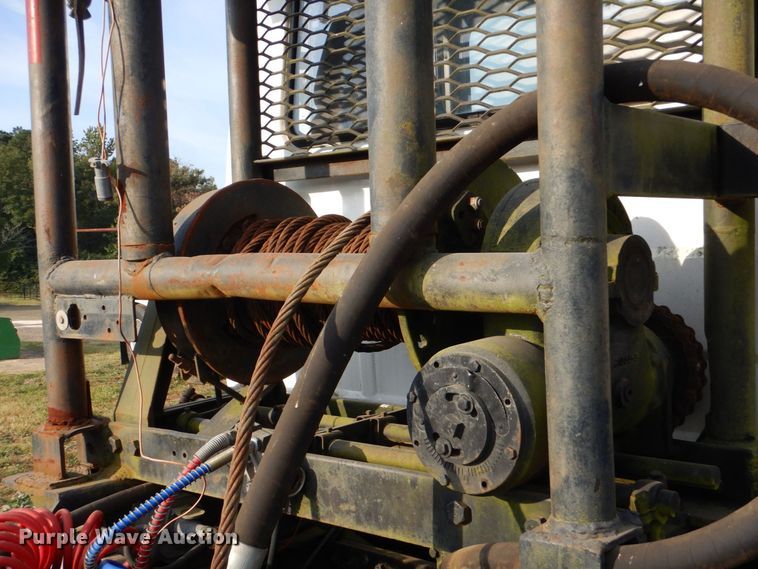 image for item LS9894 1988 Mack Econodyne  semi truck