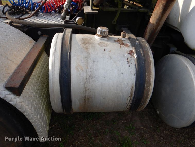 image for item LS9894 1988 Mack Econodyne  semi truck