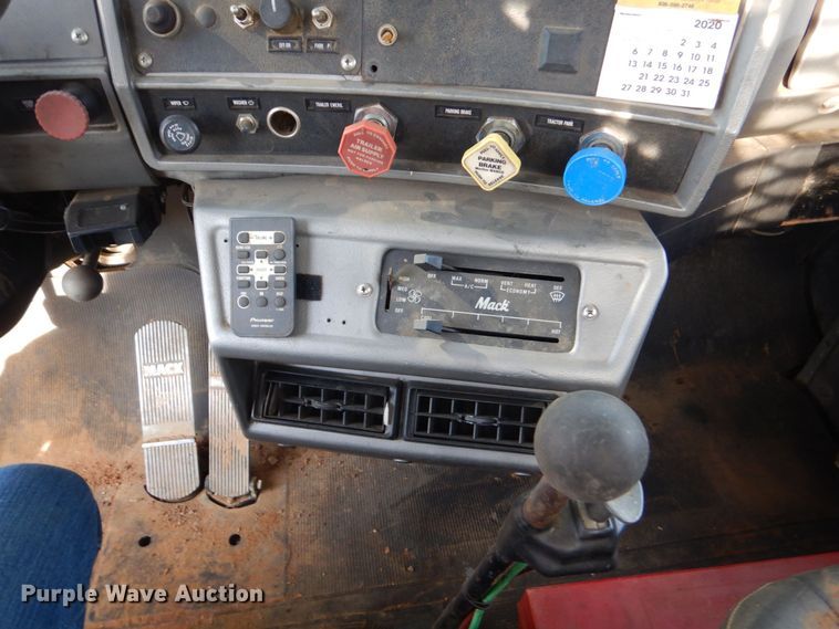 image for item LS9894 1988 Mack Econodyne  semi truck