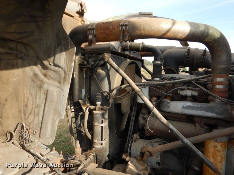 image for item LS9894 1988 Mack Econodyne  semi truck