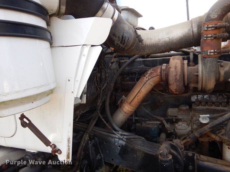 image for item LS9894 1988 Mack Econodyne  semi truck