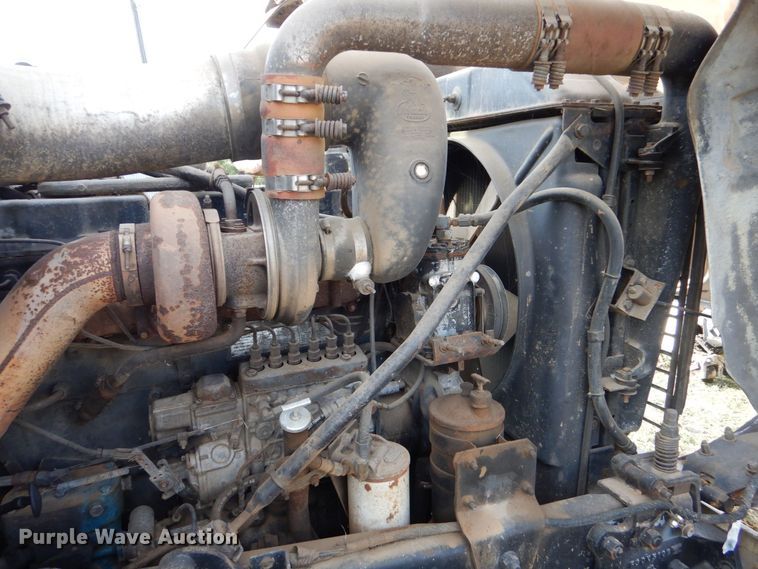 image for item LS9894 1988 Mack Econodyne  semi truck