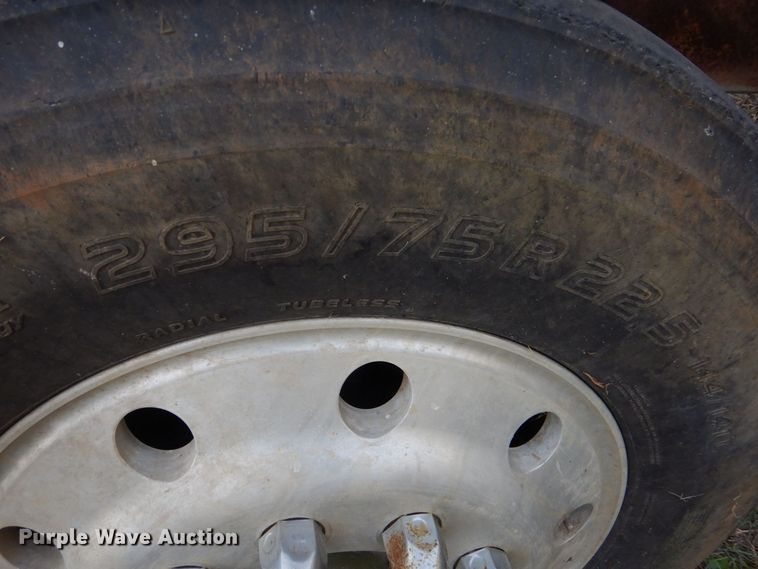 image for item LS9894 1988 Mack Econodyne  semi truck