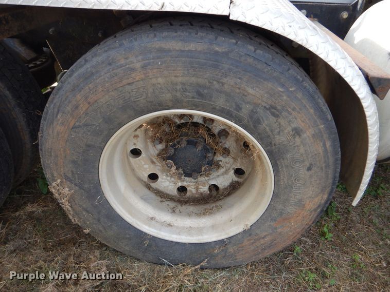 image for item LS9894 1988 Mack Econodyne  semi truck