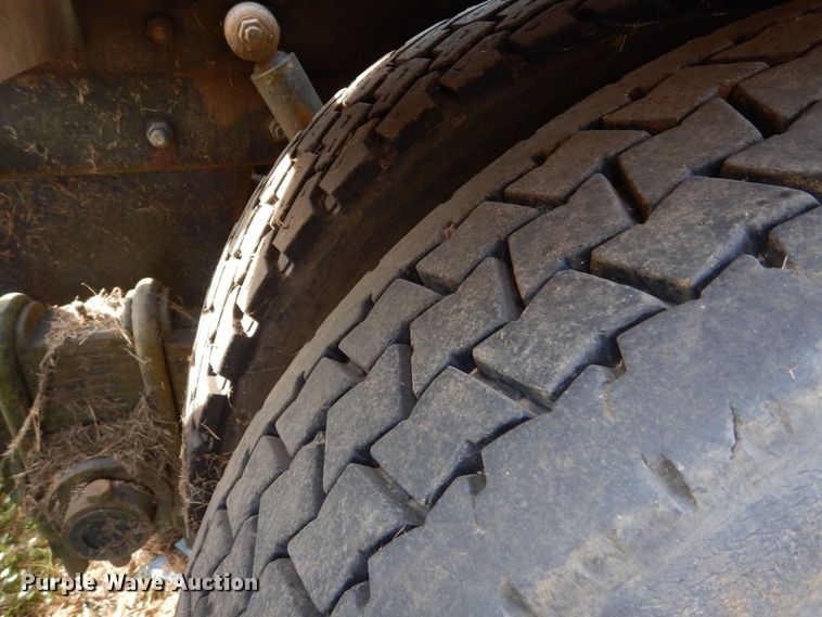 image for item LS9894 1988 Mack Econodyne  semi truck