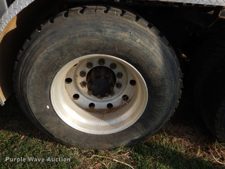 image for item LS9894 1988 Mack Econodyne  semi truck