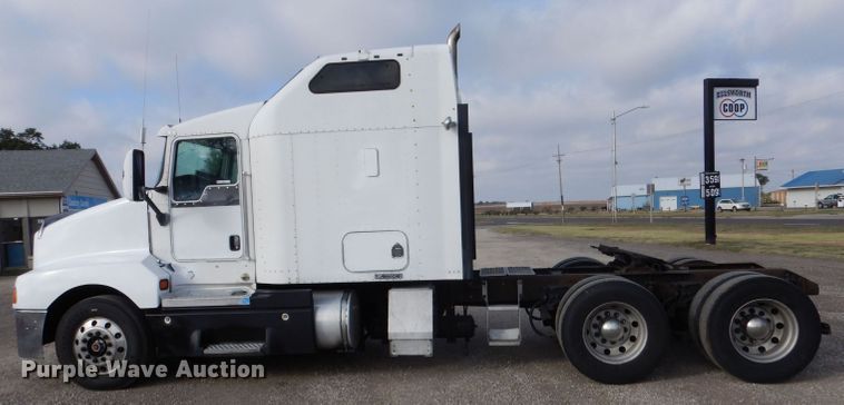 image for item LU9651 2006 Kenworth T600  semi truck