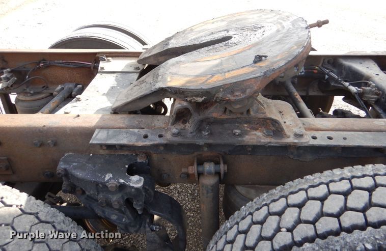 image for item LU9651 2006 Kenworth T600  semi truck