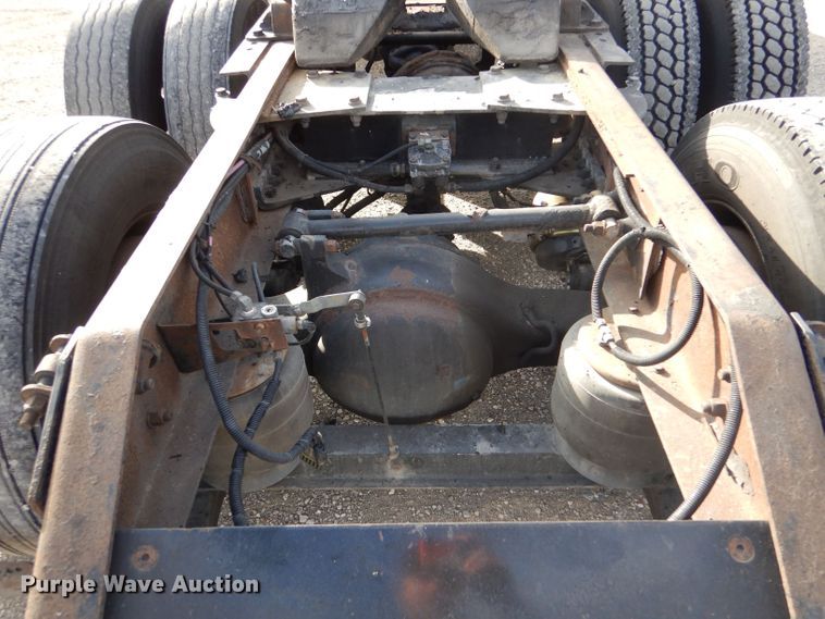 image for item LU9651 2006 Kenworth T600  semi truck