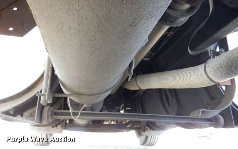 image for item LU9651 2006 Kenworth T600  semi truck