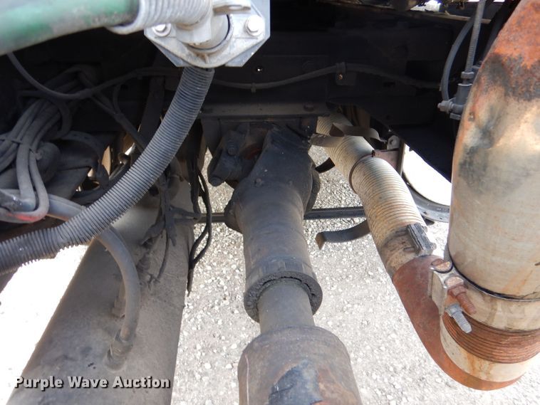 image for item LU9651 2006 Kenworth T600  semi truck