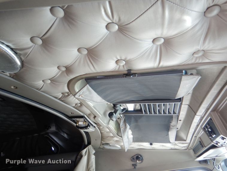 image for item LU9651 2006 Kenworth T600  semi truck