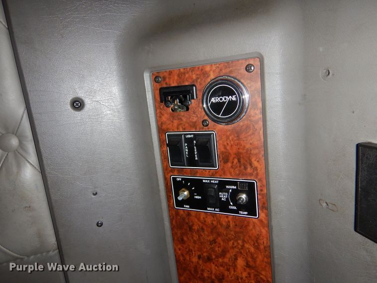 image for item LU9651 2006 Kenworth T600  semi truck