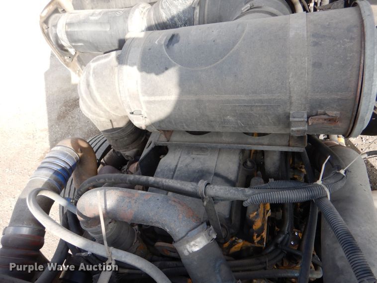 image for item LU9651 2006 Kenworth T600  semi truck