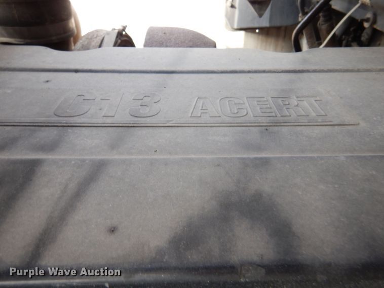 image for item LU9651 2006 Kenworth T600  semi truck