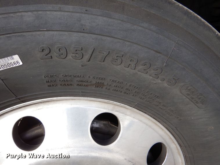 image for item LU9651 2006 Kenworth T600  semi truck