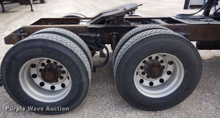 image for item LU9651 2006 Kenworth T600  semi truck