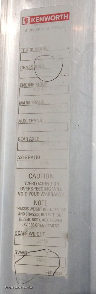 image for item LU9651 2006 Kenworth T600  semi truck