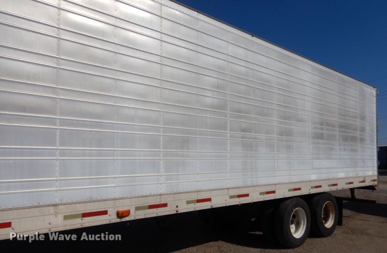image for item LU9653 2000 Utility Trailers VS2R  refrigerated van trailer