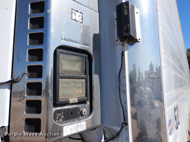 image for item LU9653 2000 Utility Trailers VS2R  refrigerated van trailer