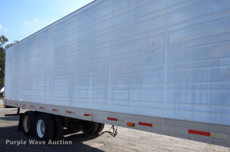 image for item LU9653 2000 Utility Trailers VS2R  refrigerated van trailer