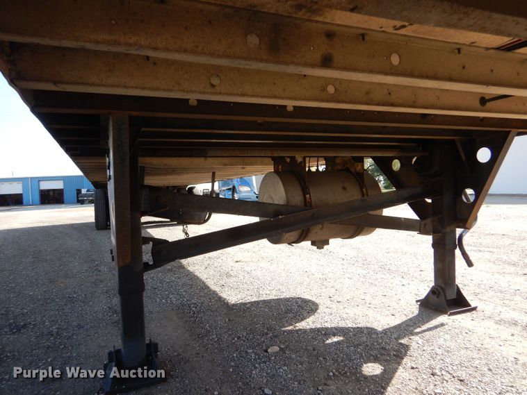 image for item LU9653 2000 Utility Trailers VS2R  refrigerated van trailer