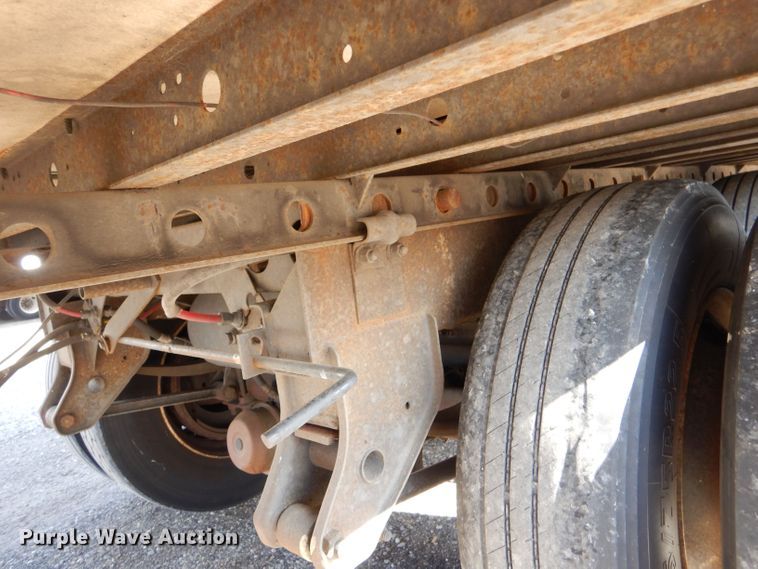 image for item LU9653 2000 Utility Trailers VS2R  refrigerated van trailer