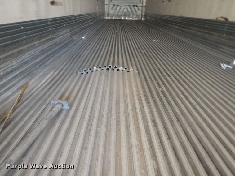 image for item LU9653 2000 Utility Trailers VS2R  refrigerated van trailer