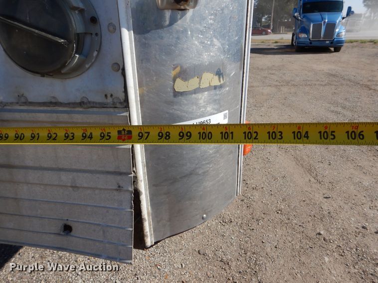 image for item LU9653 2000 Utility Trailers VS2R  refrigerated van trailer