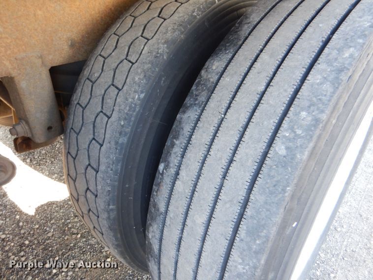 image for item LU9653 2000 Utility Trailers VS2R  refrigerated van trailer