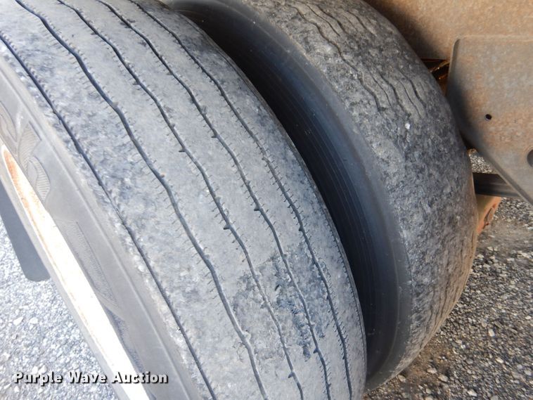 image for item LU9653 2000 Utility Trailers VS2R  refrigerated van trailer