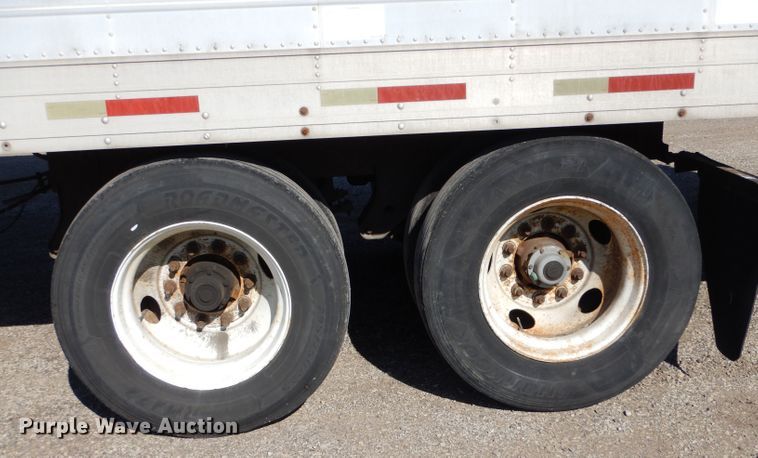 image for item LU9653 2000 Utility Trailers VS2R  refrigerated van trailer