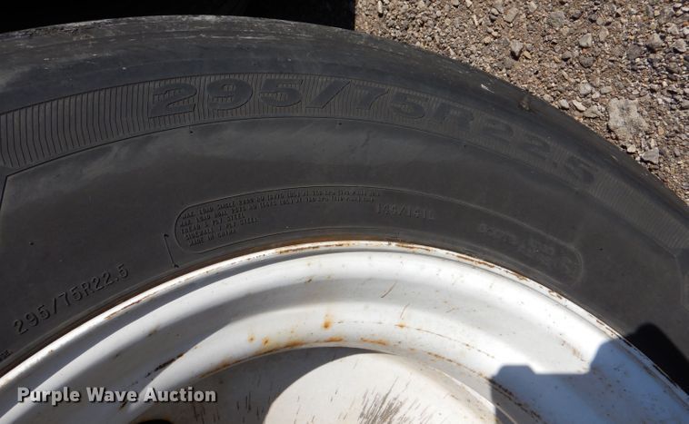 image for item LU9653 2000 Utility Trailers VS2R  refrigerated van trailer